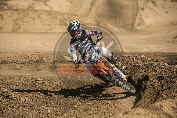 SMX_PICTURES_Swapmoto_Fall_Classic_RD1_PerrisMX_AmateurTrack_10-3-21-380