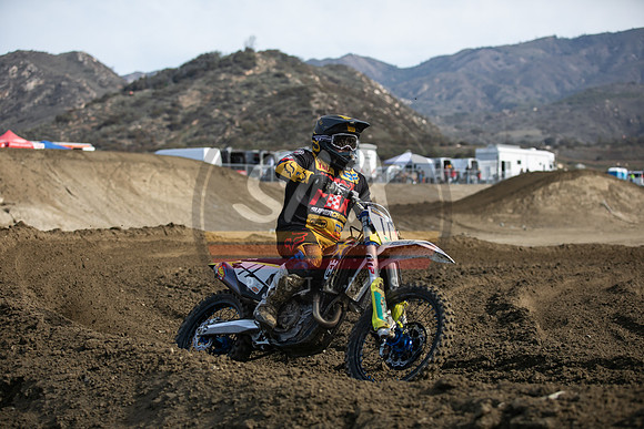 SMX_PICTURES_RoadToMammoth_R1_FoxRaceway-125cc-450cc-2-14-21-0016